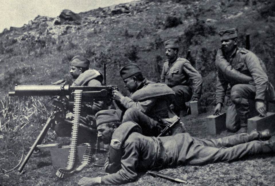 Serbian Maxim gun crew
