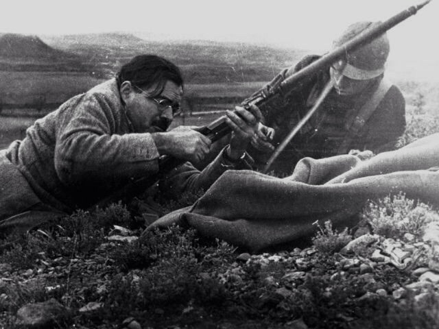 Ernest Hemingway firing a Mosin-Nagant during the Spanish Civil War