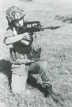 FAMAS with grenade