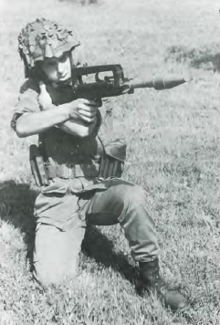 FAMAS with grenade FAMAS with grenade