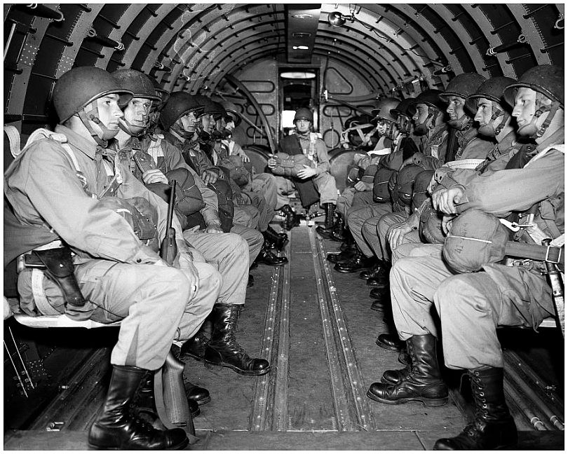 Paratroopers en route to Normandy Paratroopers en route to Normandy