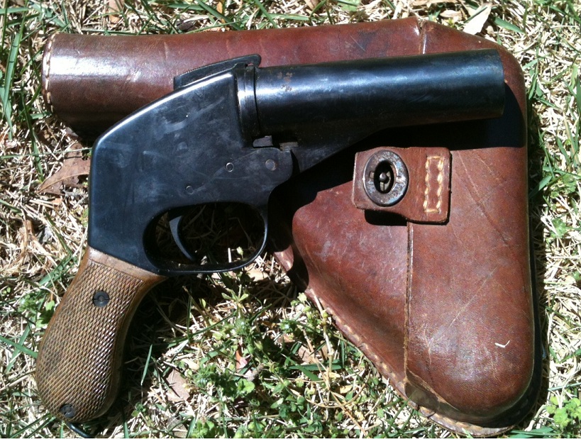Type 97 Japanese Naval Signal Pistol Type 97 Japanese Naval Signal Pistol