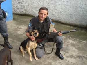 Rio de Janeiro police with Madsen light machine gun