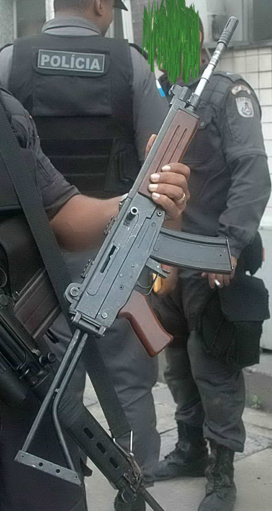 Mystery rifle found in Rio Mystery rifle found in Rio