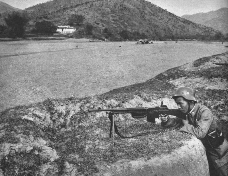 Chinese soldier with a Belgian Mle 30 Browning Automatic Rifle