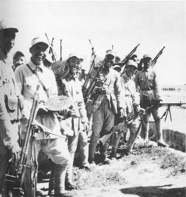 Chinese troops with a variety pack of LMGs - DP, ZB, BAR