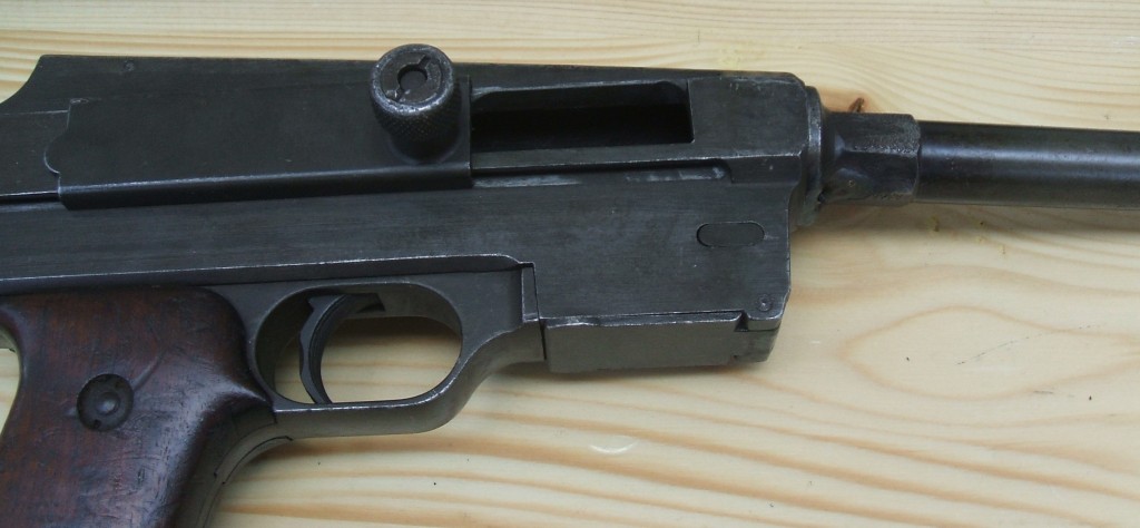 MAS38 magazine well and bolt handle