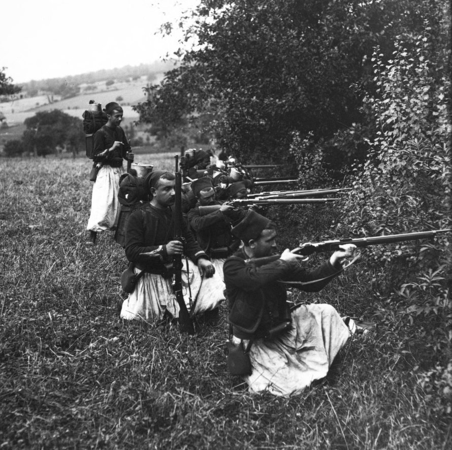 Zouaves on maneuvers, 1909