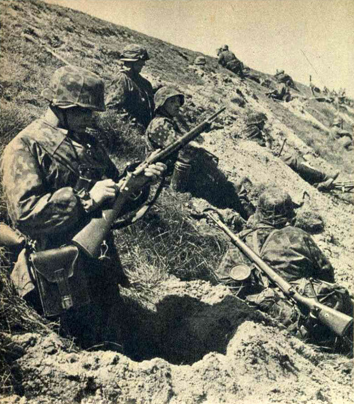 German soldier with R35 Lebel