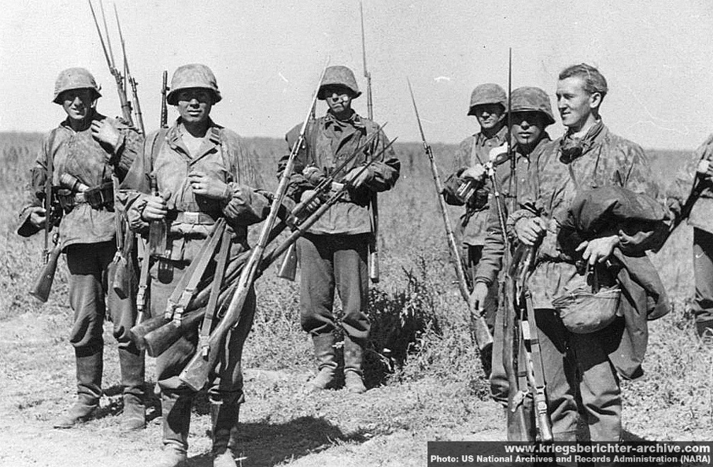 German troops with captured Mosin Nagant rifles (and one SVT-40)