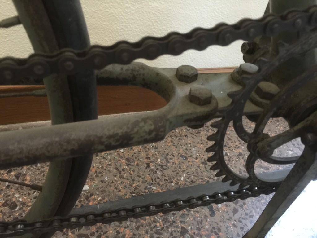 Rear suspension on the Italian military bicycle